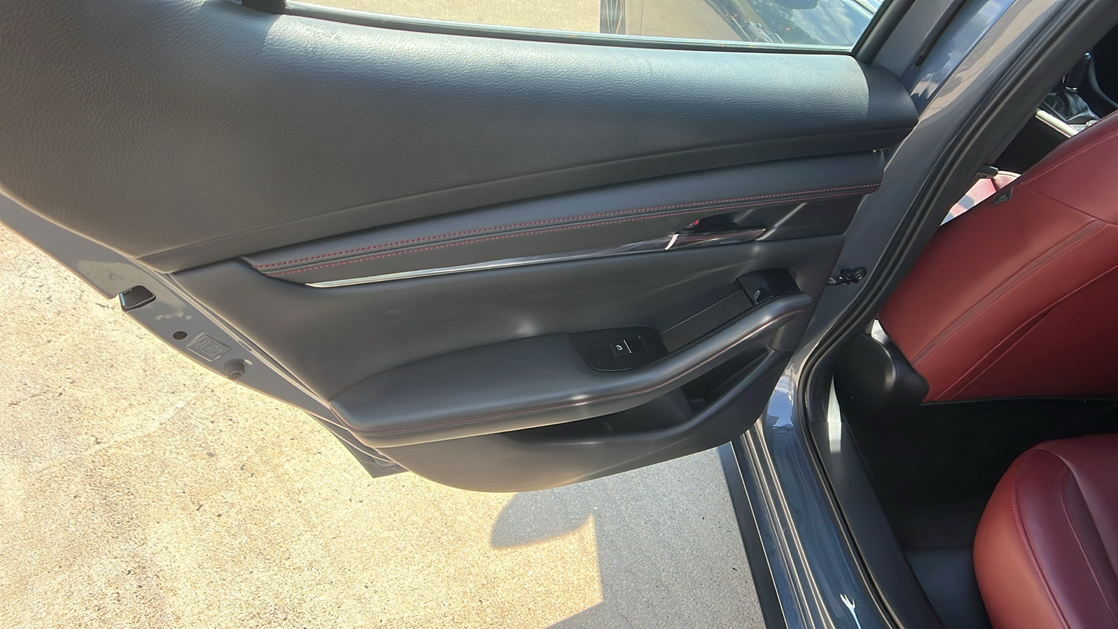 Used 2024 MAZDA MAZDA3 s image 23