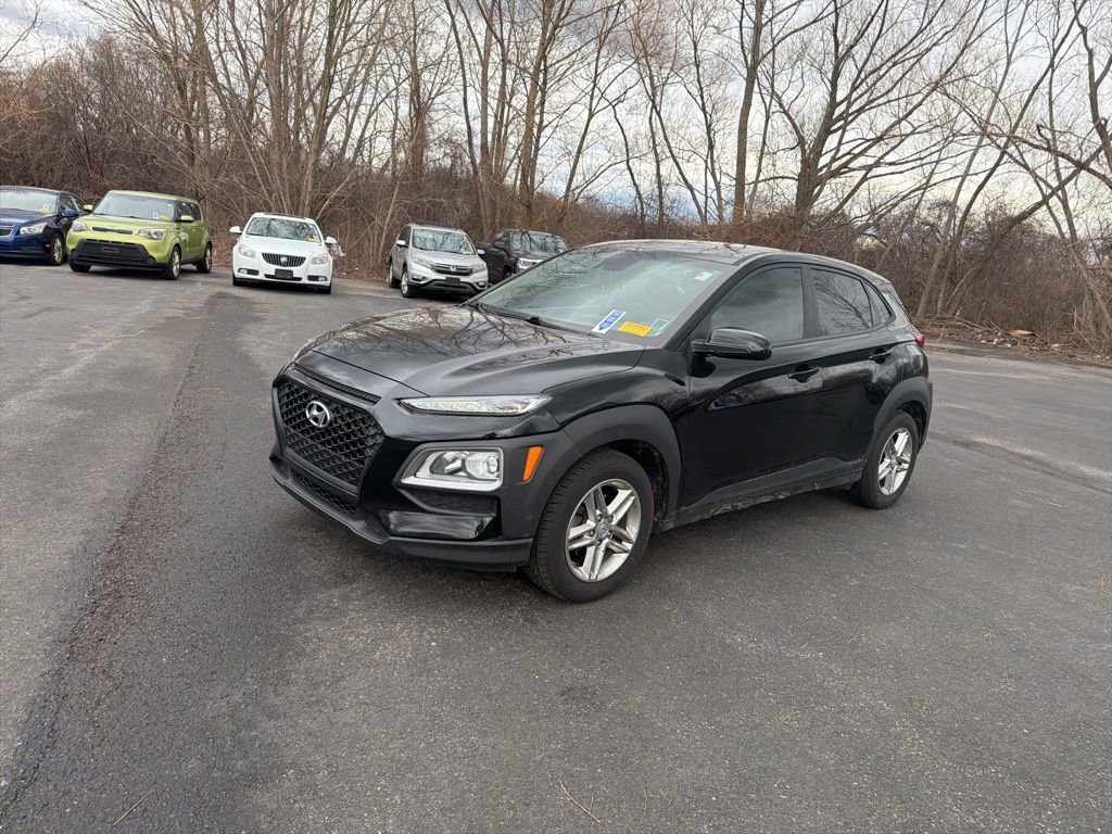 Used 2021 Hyundai Kona SE w/ Cargo Package image 3