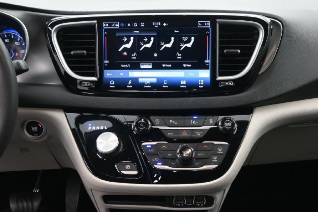 Used 2024 Chrysler Pacifica Touring-L FWD image 13