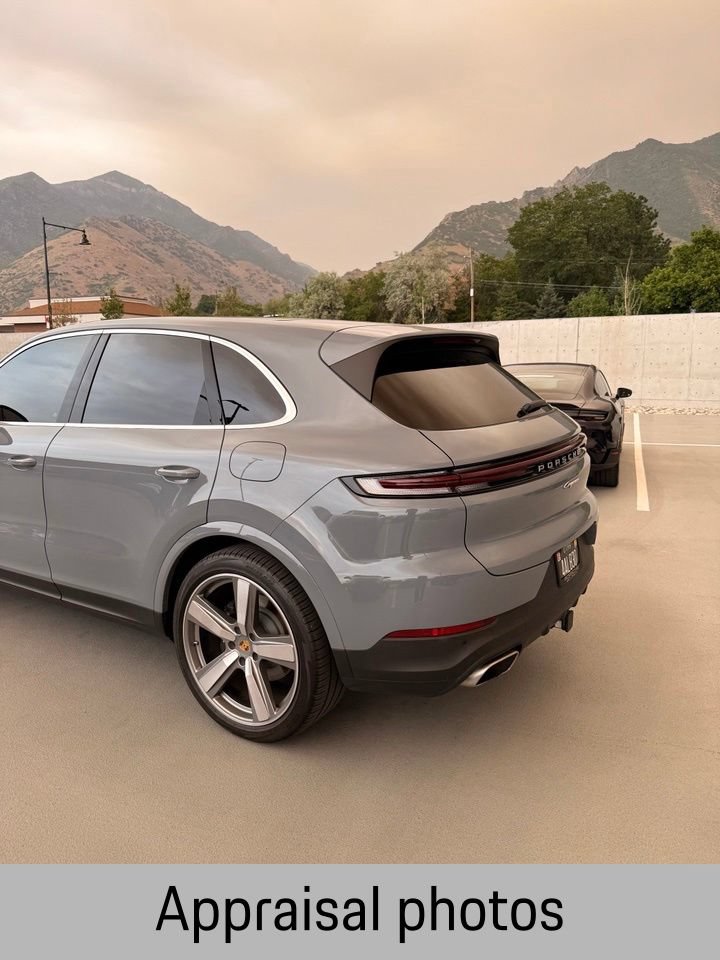 Certified 2024 Porsche Cayenne AWD/4WD image 9