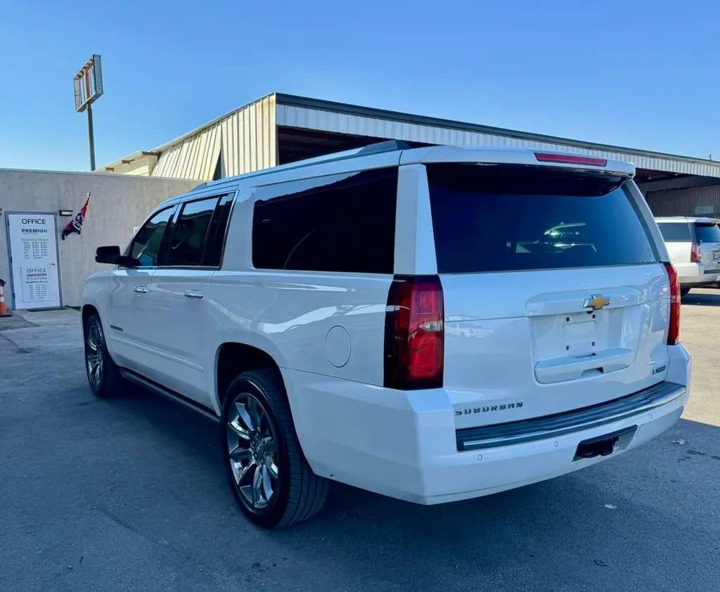Used 2018 Chevrolet Suburban Premier image 14
