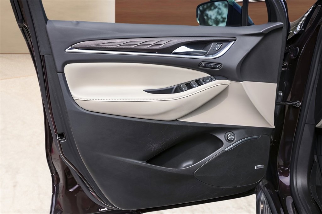 Used 2022 Buick Enclave Avenir w/ Avenir Technology Package image 23