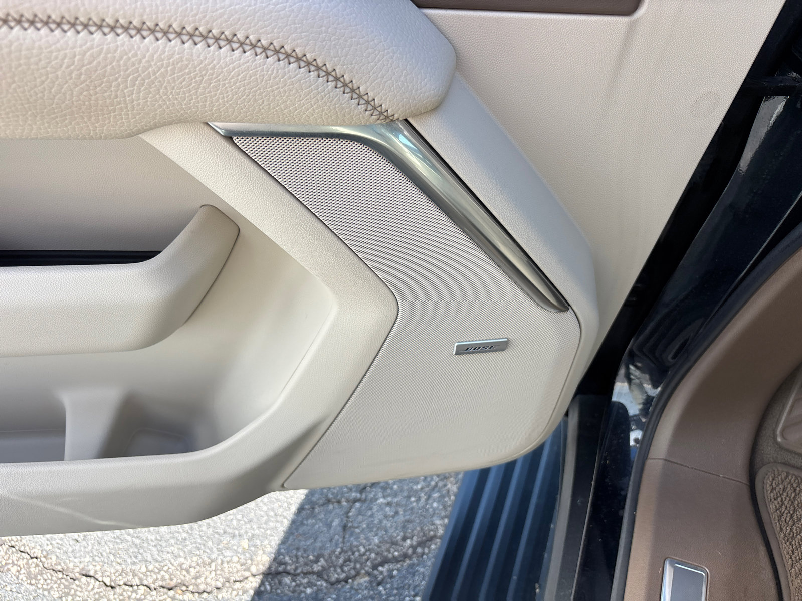 Used 2021 GMC Yukon Denali w/ Denali Premium Package image 14