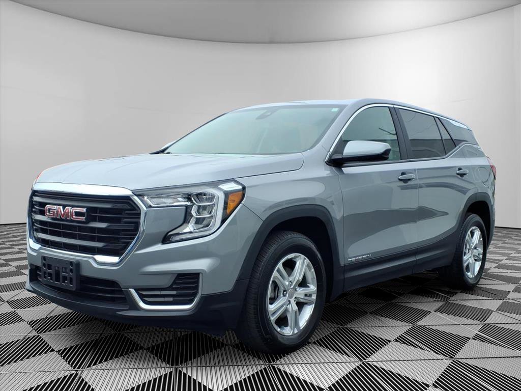 Used 2024 GMC Terrain SLE image 4