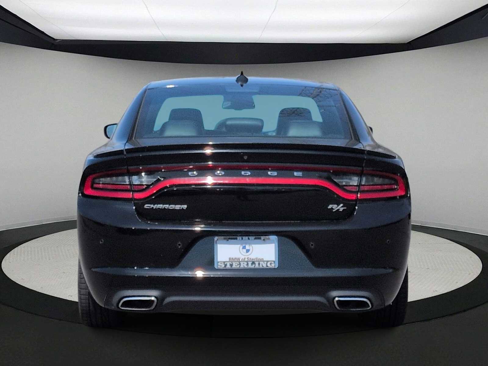Used 2018 Dodge Charger R/T w/ Plus Group RWD image 7