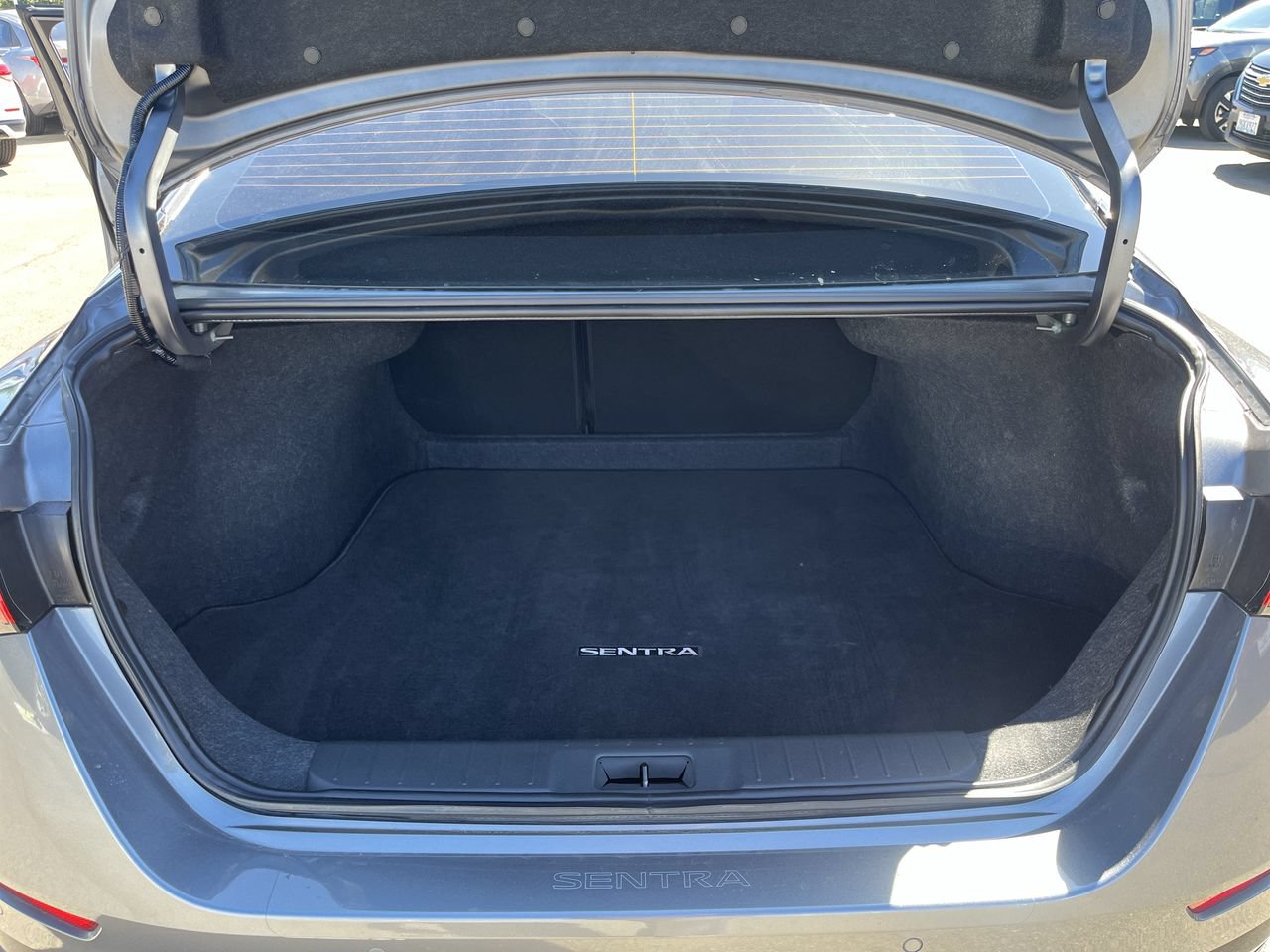 Used 2025 Nissan Sentra SR FWD image 22