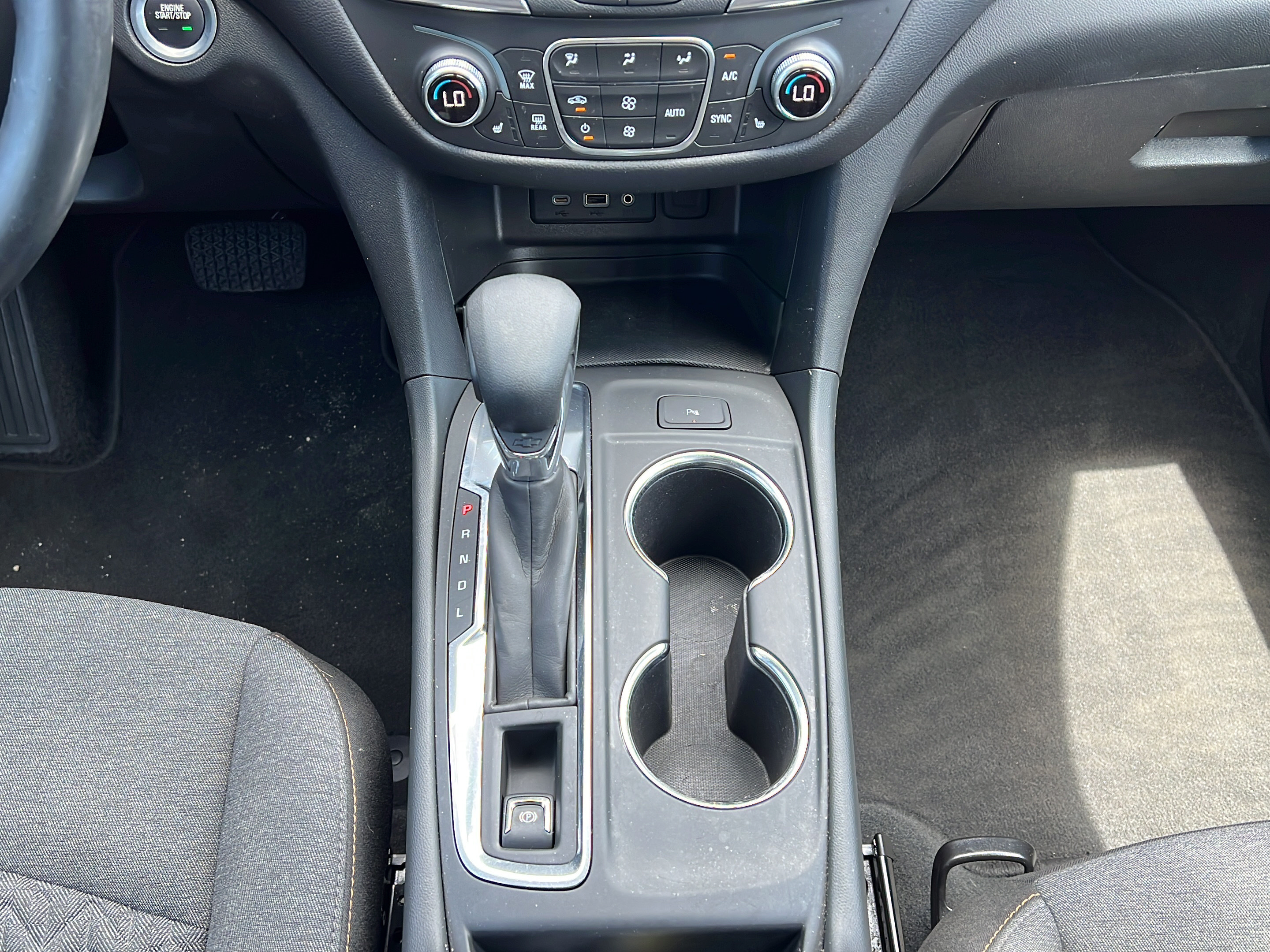 Used 2024 Chevrolet Equinox LT FWD image 15