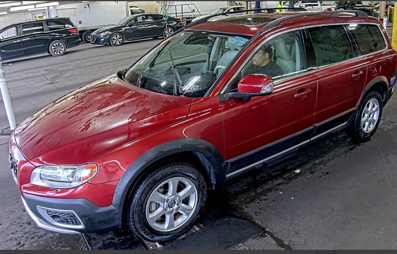 Used 2013 Volvo XC70 3.2 AWD/4WD image 1