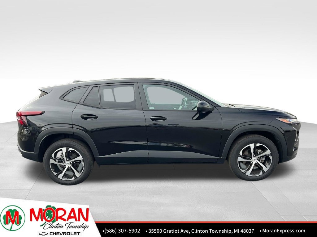 Certified 2025 Chevrolet Trax RS w/ Driver Confidence Package FWD image 7
