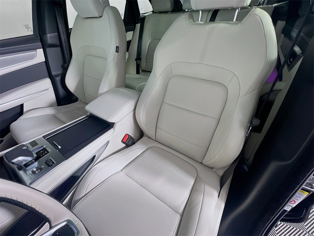 Used 2025 Jaguar F-PACE R-Dynamic S image 22