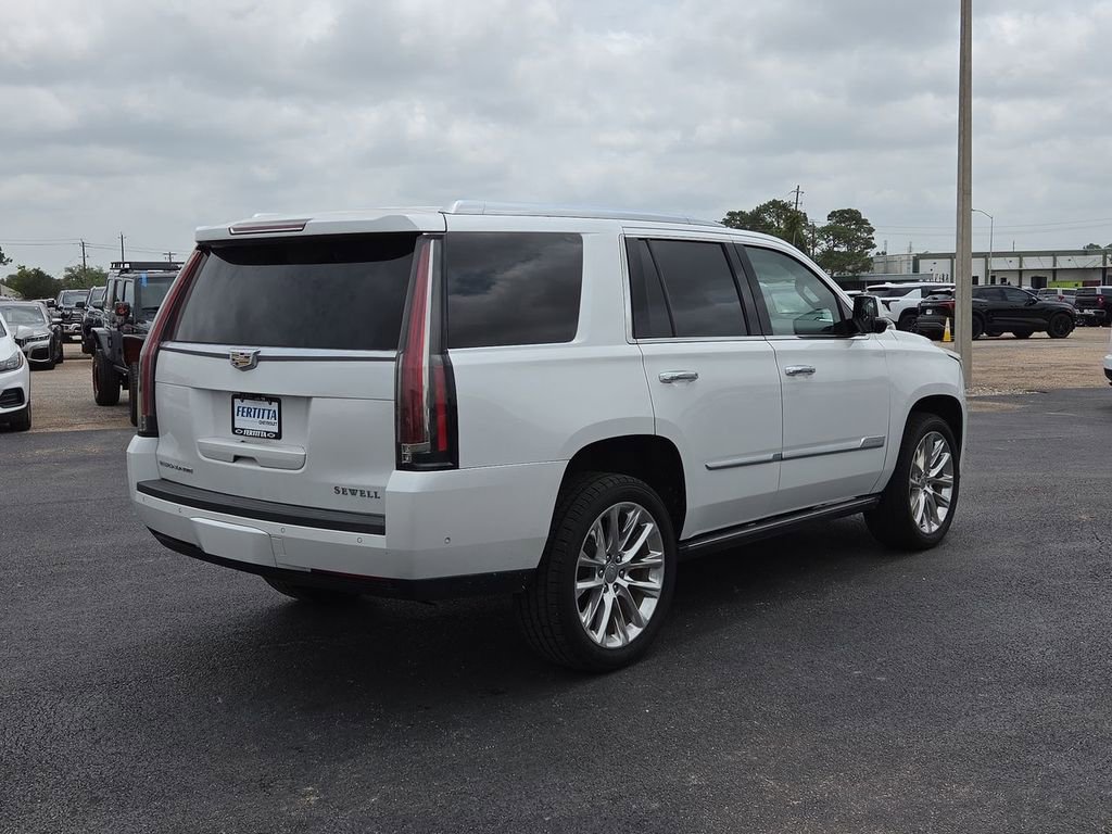 Used 2018 Cadillac Escalade Premium Luxury RWD image 17