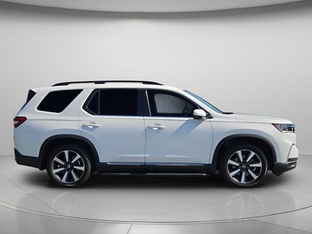 Used 2023 Honda Pilot Touring image 9