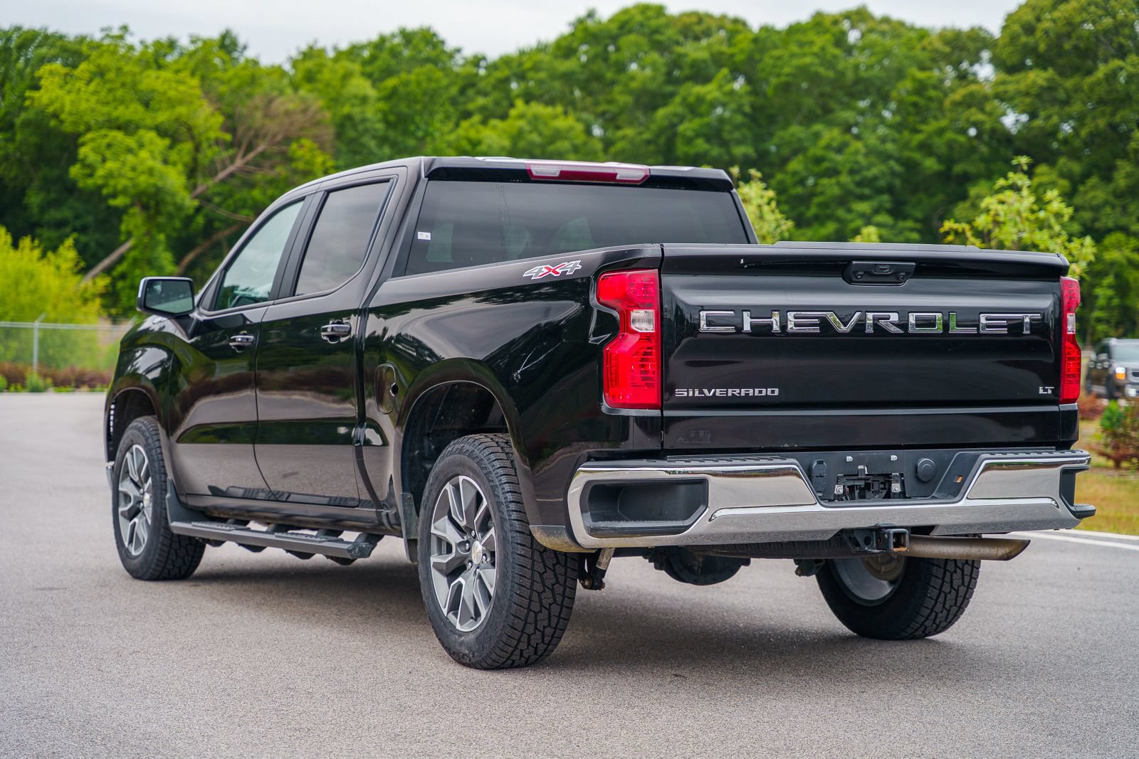 Used 2023 Chevrolet Silverado 1500 LT AWD/4WD image 5