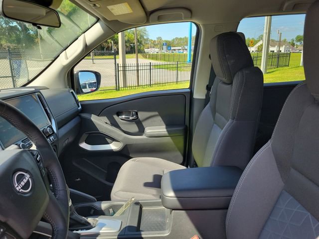 Used 2025 Nissan Frontier SV w/ SV Convenience Package RWD image 10