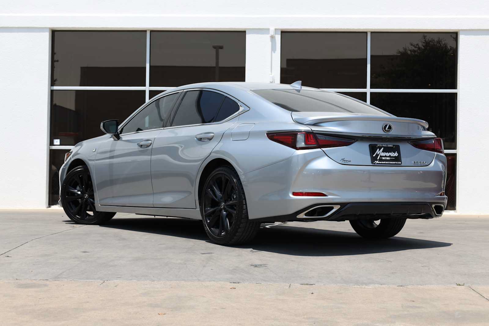 Used 2022 Lexus ES 300h F Sport w/ Accessory Package 2 FWD image 11