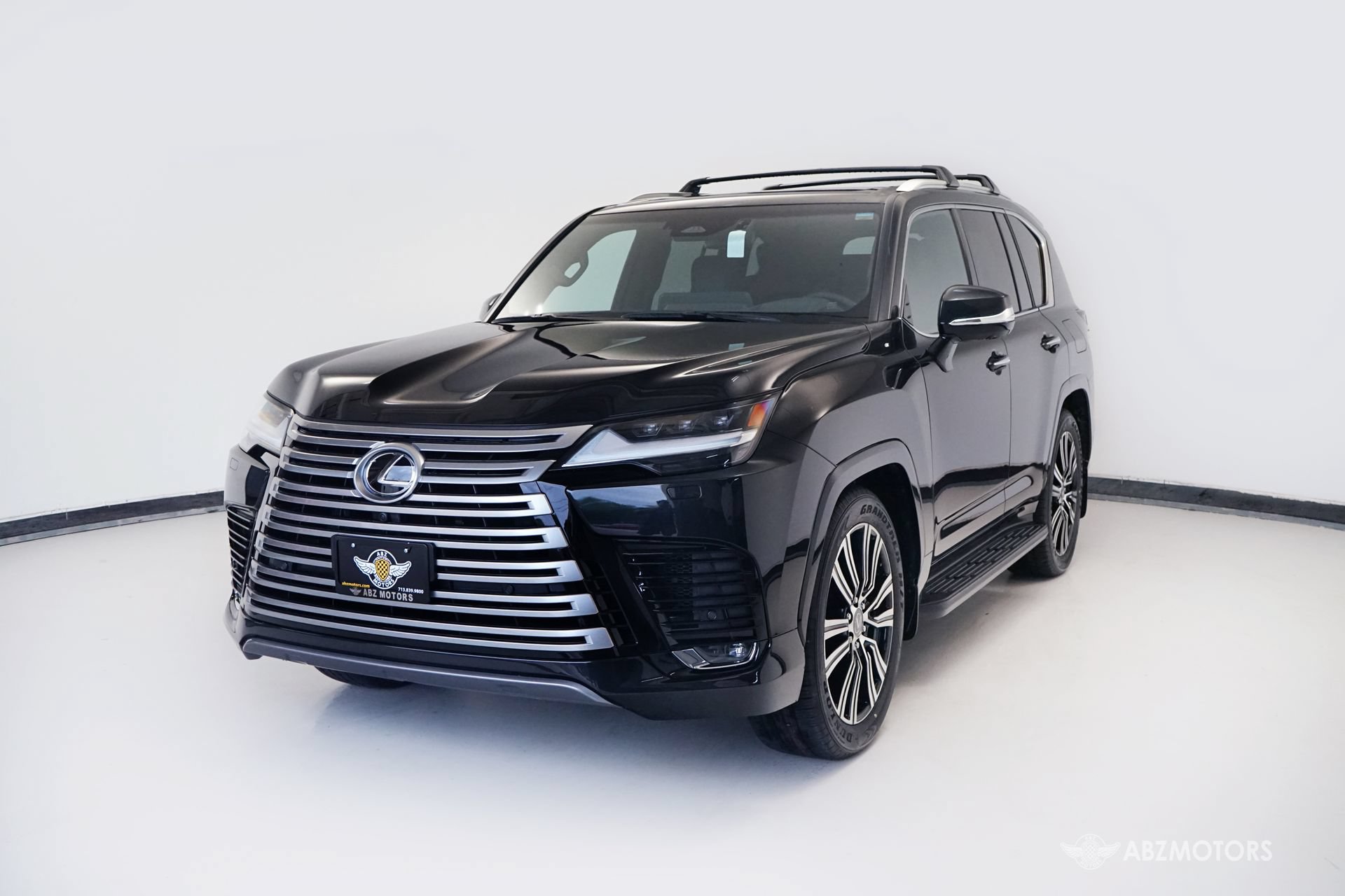 Used 2026 Lexus LX 600 4WD w/ Luxury Package image 2