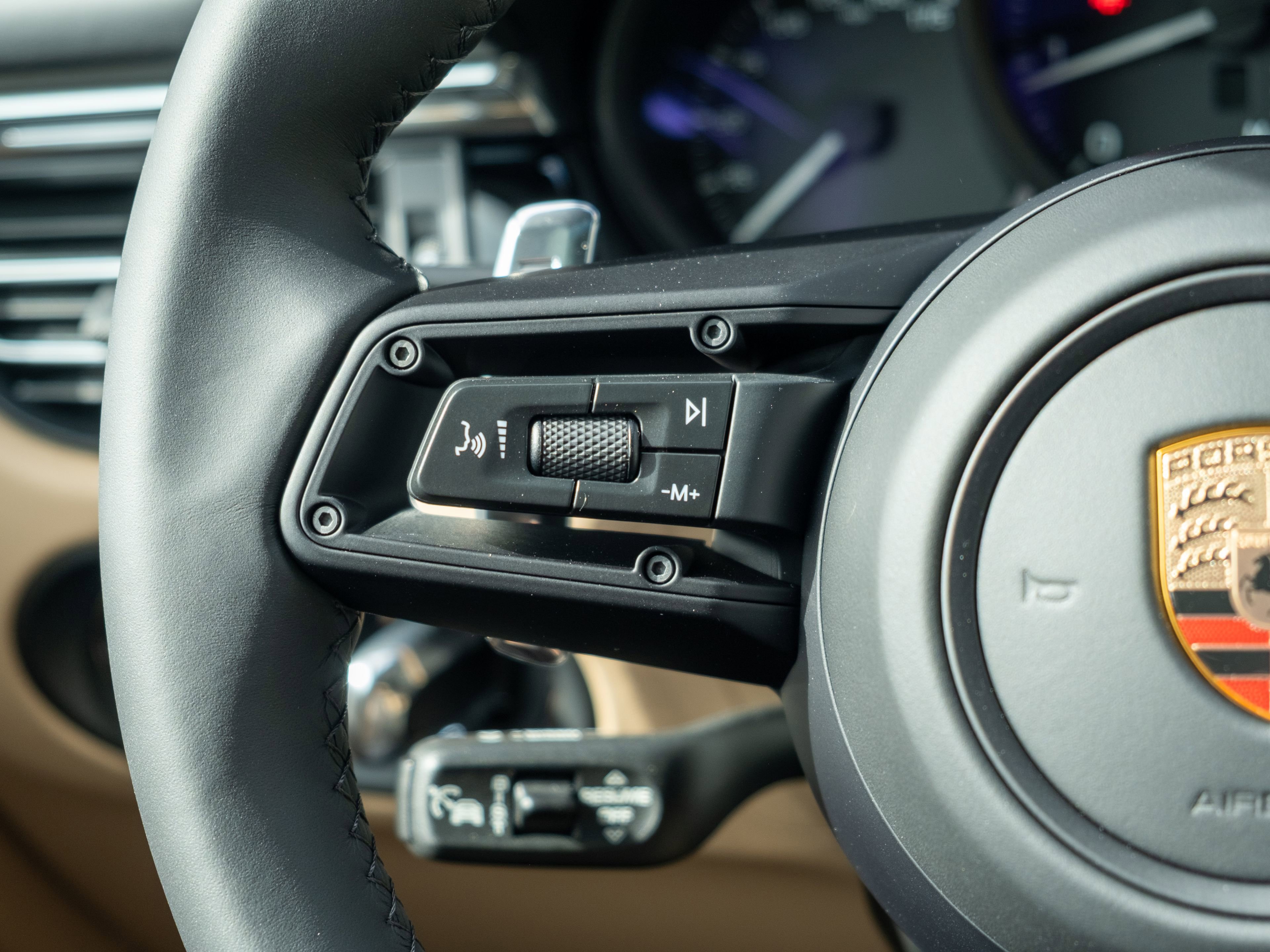 Used 2026 Porsche Macan image 28