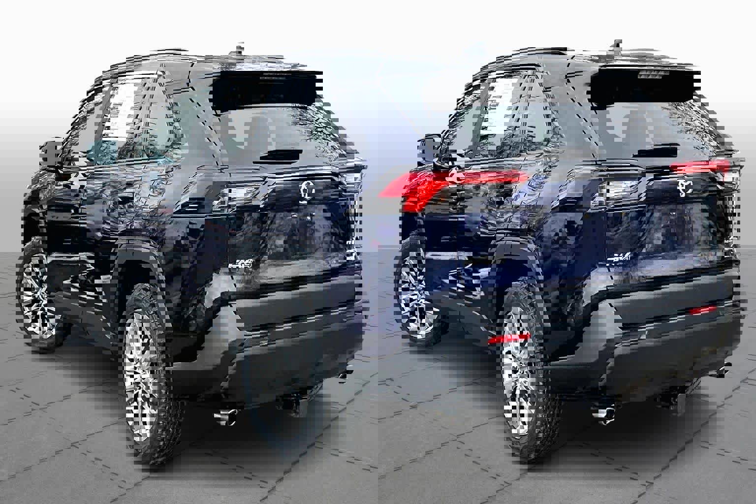 Certified 2021 Toyota RAV4 XLE Premium image 12