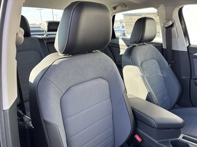 Used 2026 Volkswagen Jetta SE FWD image 24