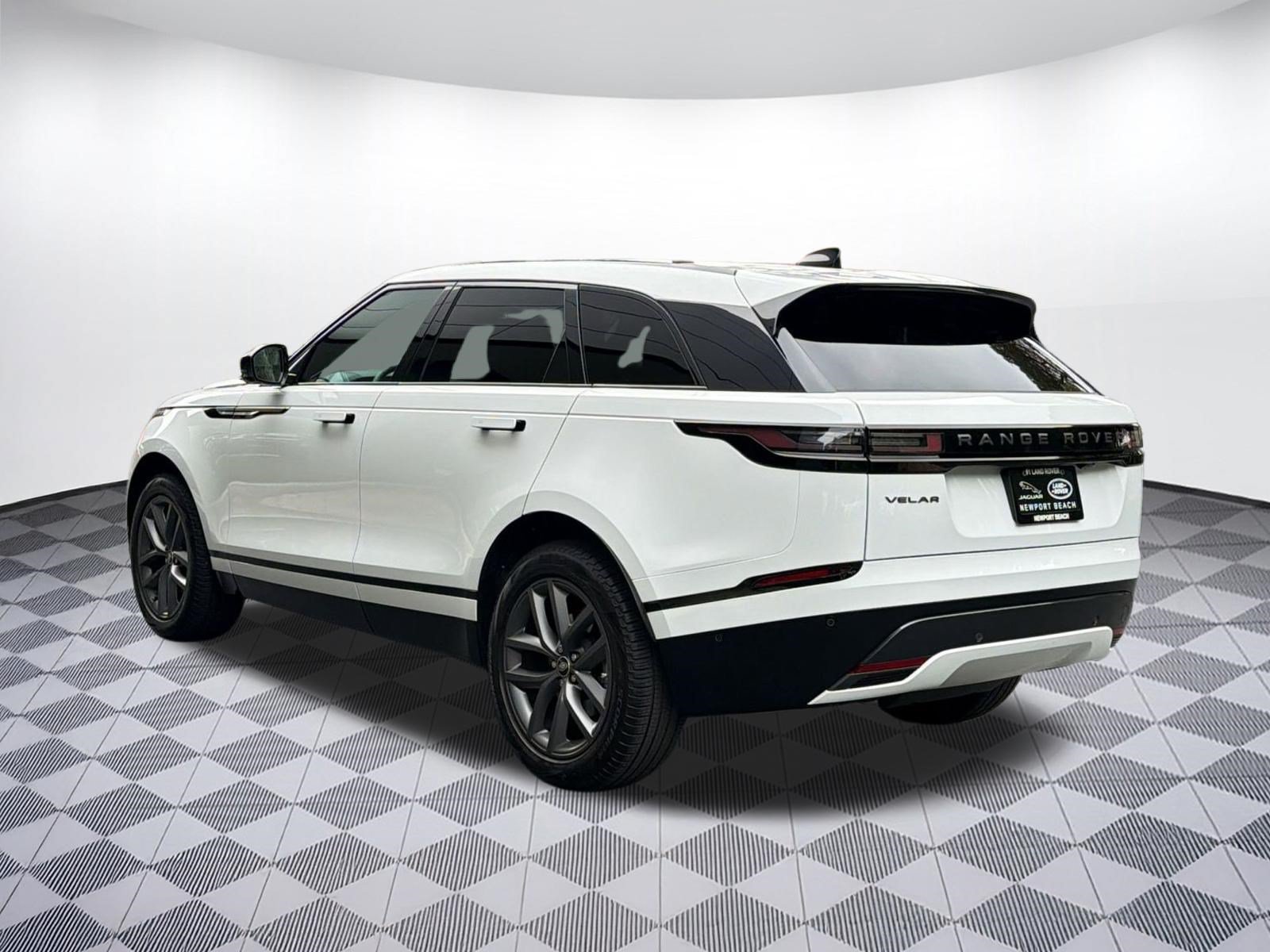 Used 2026 Land Rover Range Rover Velar Dynamic SE AWD/4WD image 3