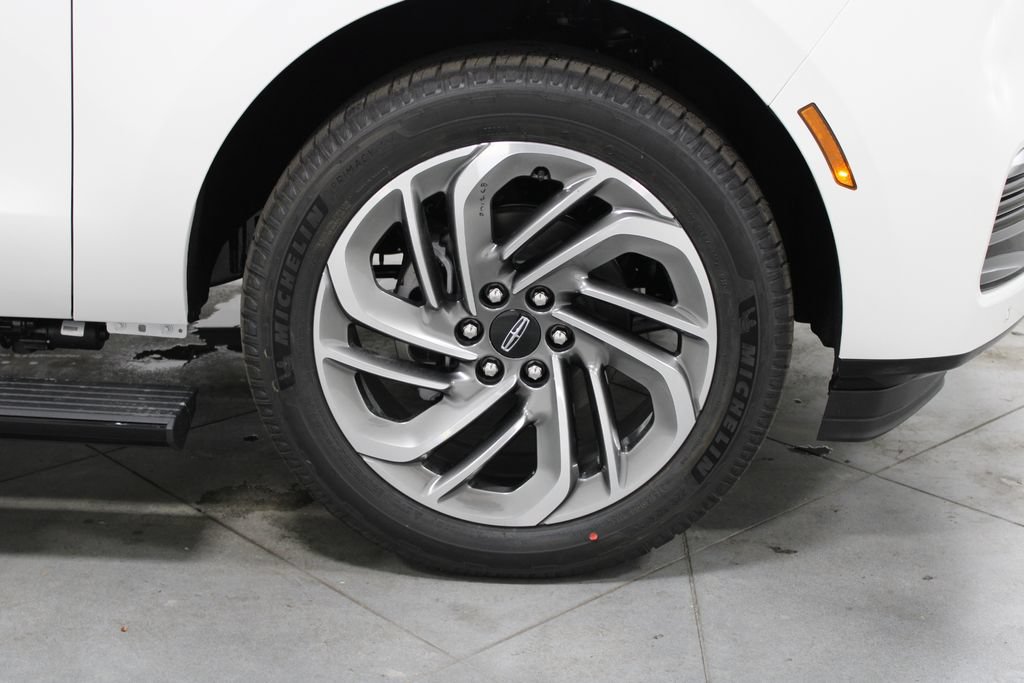 New 2027 Lincoln Navigator Reserve RWD image 13