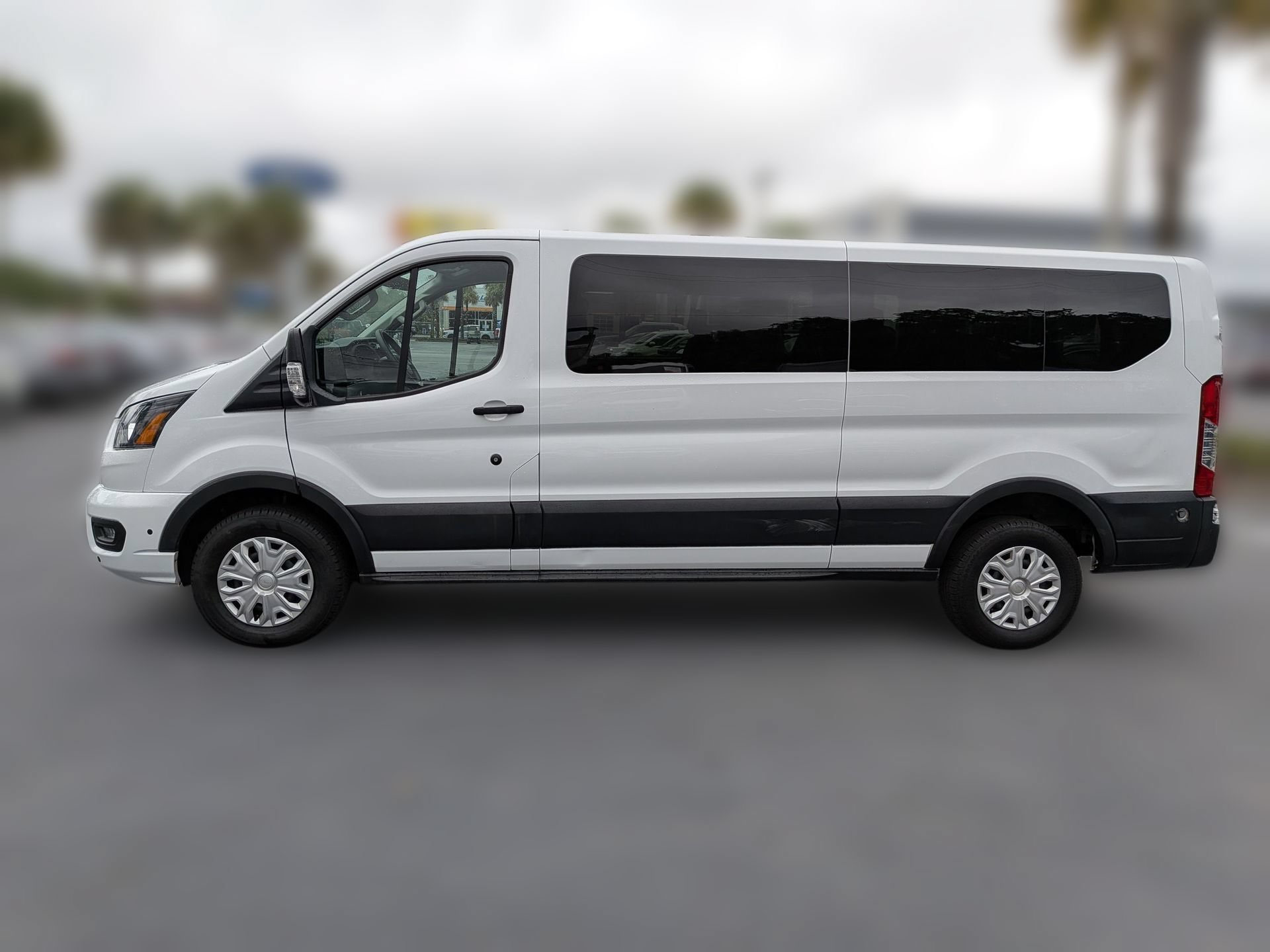 Used 2024 Ford Transit 350 XLT RWD image 9