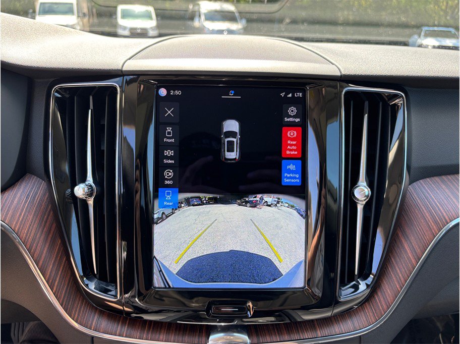 Used 2023 Volvo XC60 T8 Plus w/ Climate Package AWD/4WD image 31