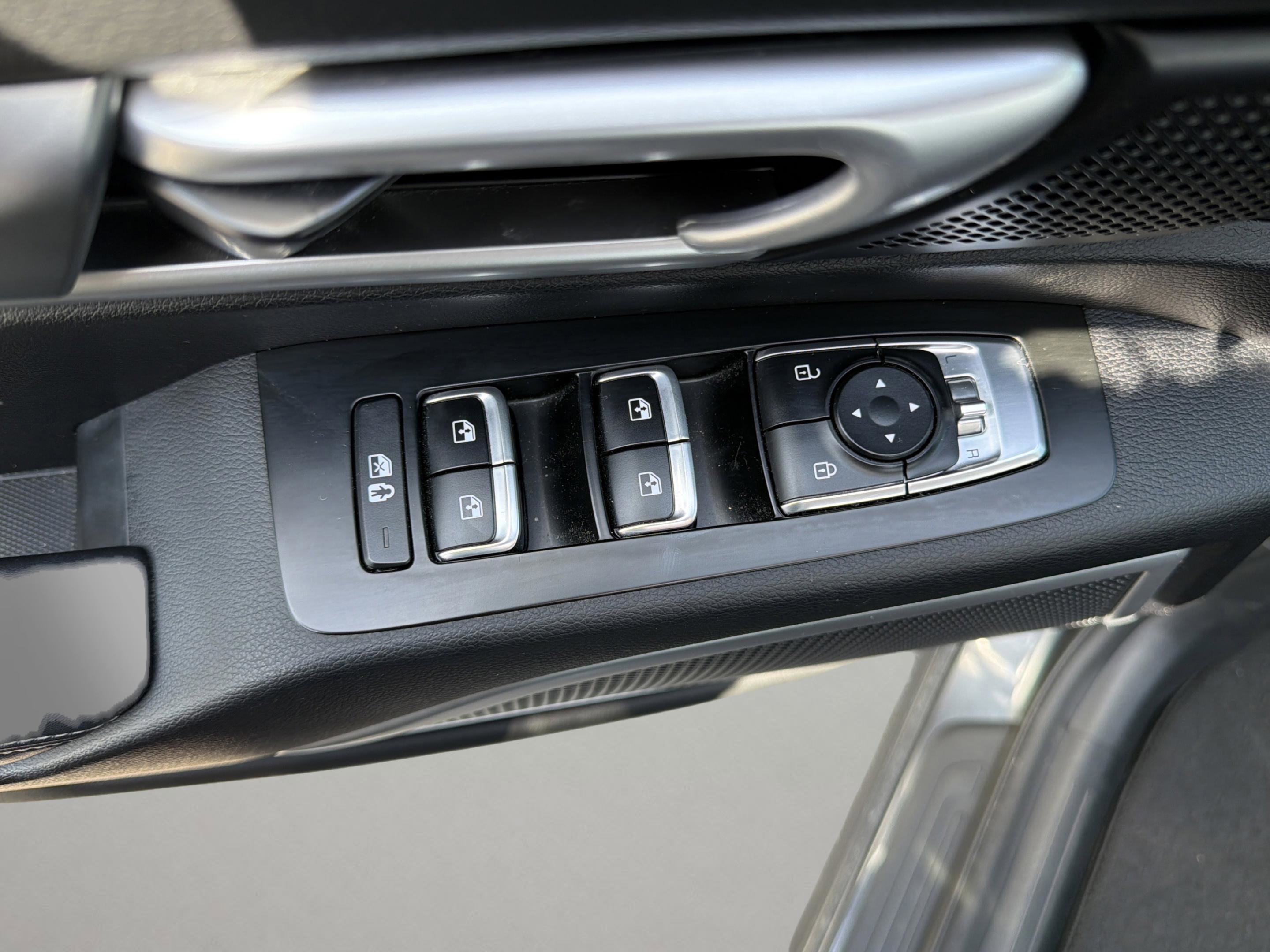 Used 2021 Kia Telluride LX FWD image 15