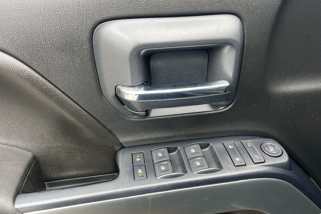 Used 2015 Chevrolet Silverado 3500 LT w/ LT Convenience Package AWD/4WD image 8