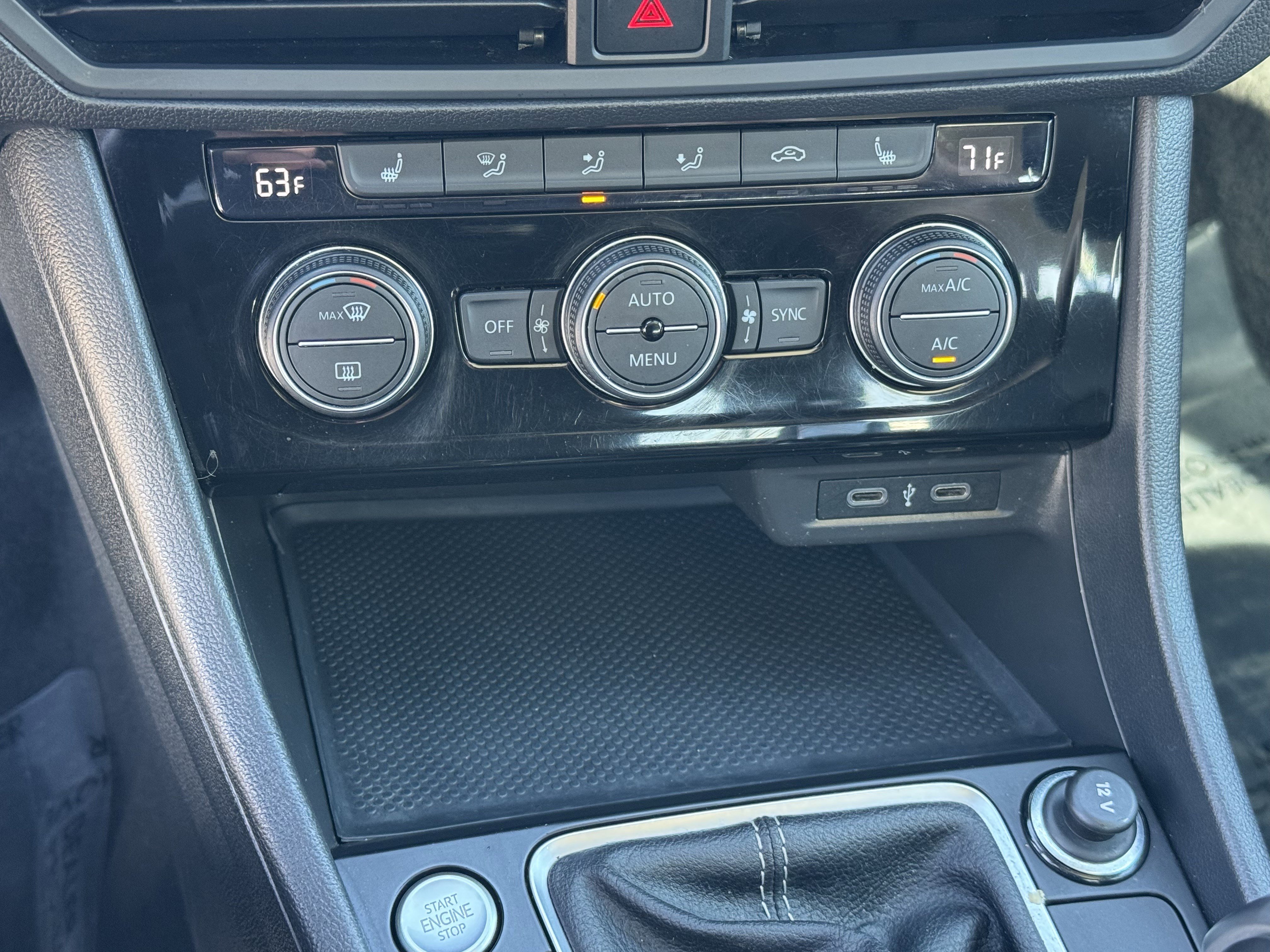 Used 2022 Volkswagen Jetta SE w/ Panoramic Sunroof Package image 27