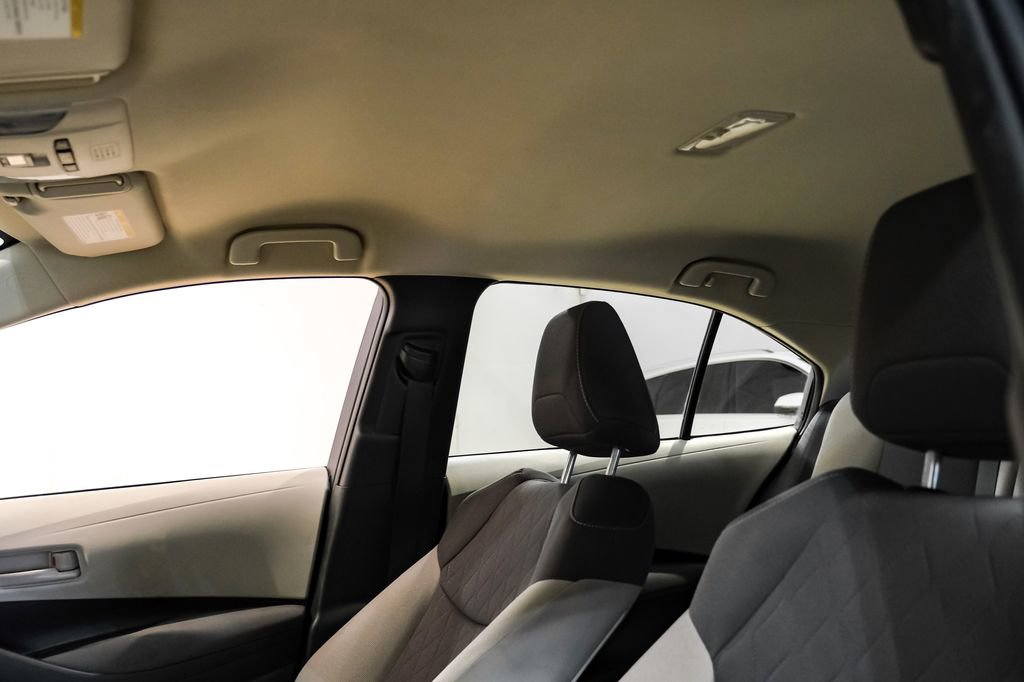 Used 2022 Toyota Corolla LE FWD image 29