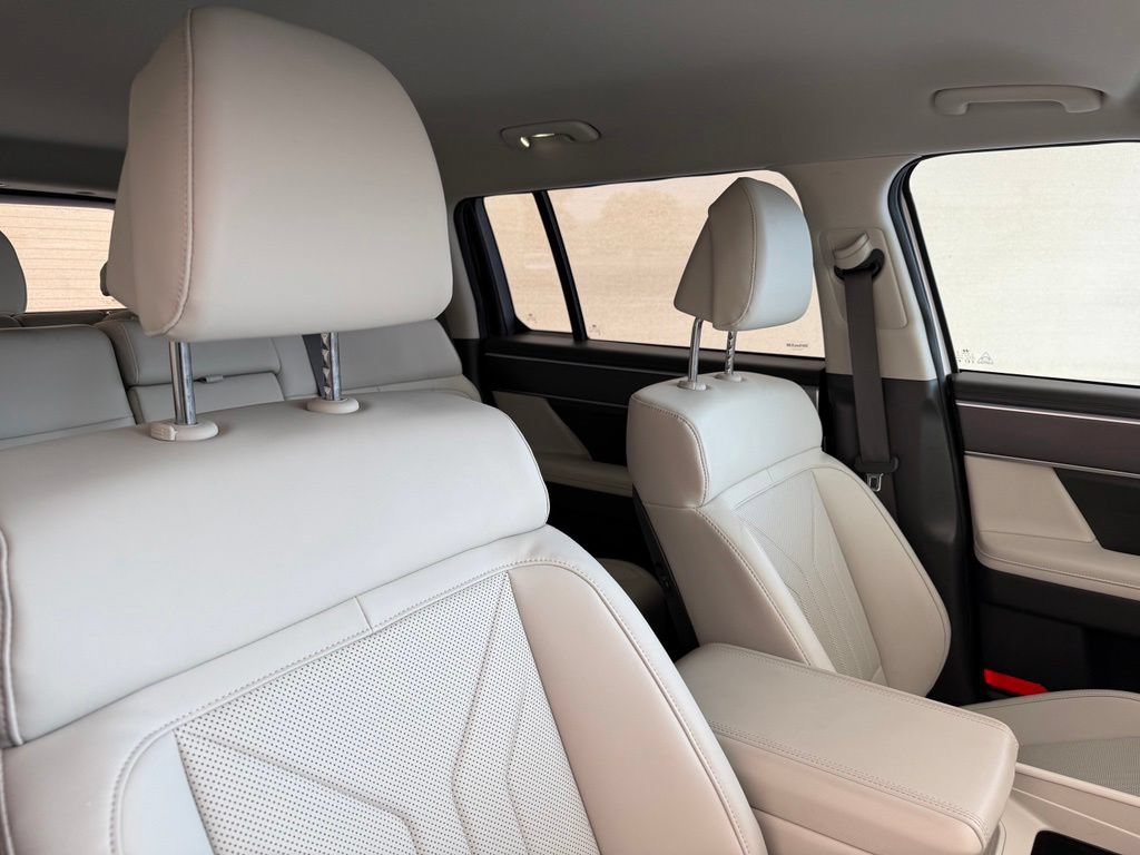Used 2025 Hyundai Santa Fe SEL FWD image 15