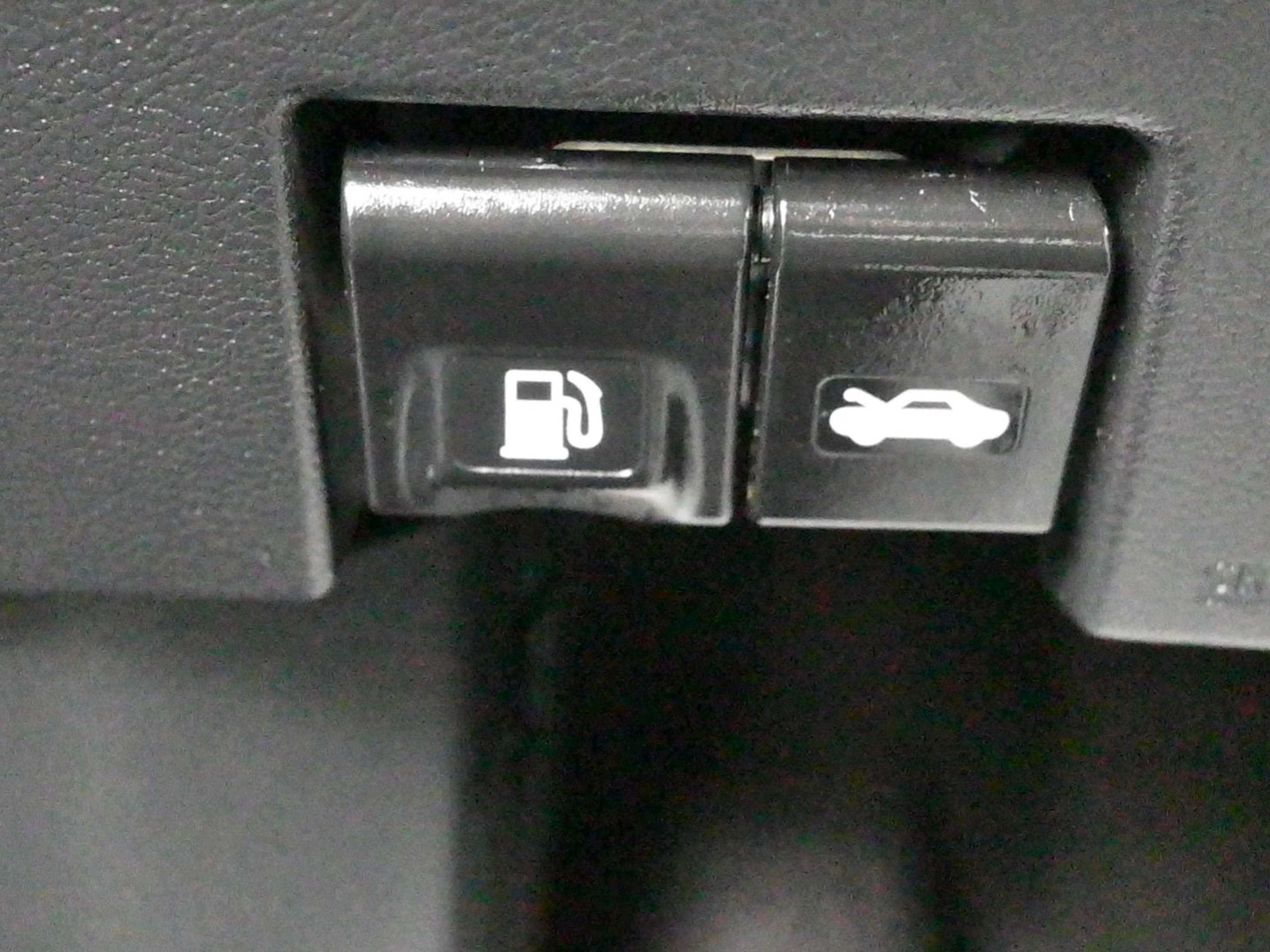 Used 2024 Nissan Kicks S w/ Interior Electronics Package image 31