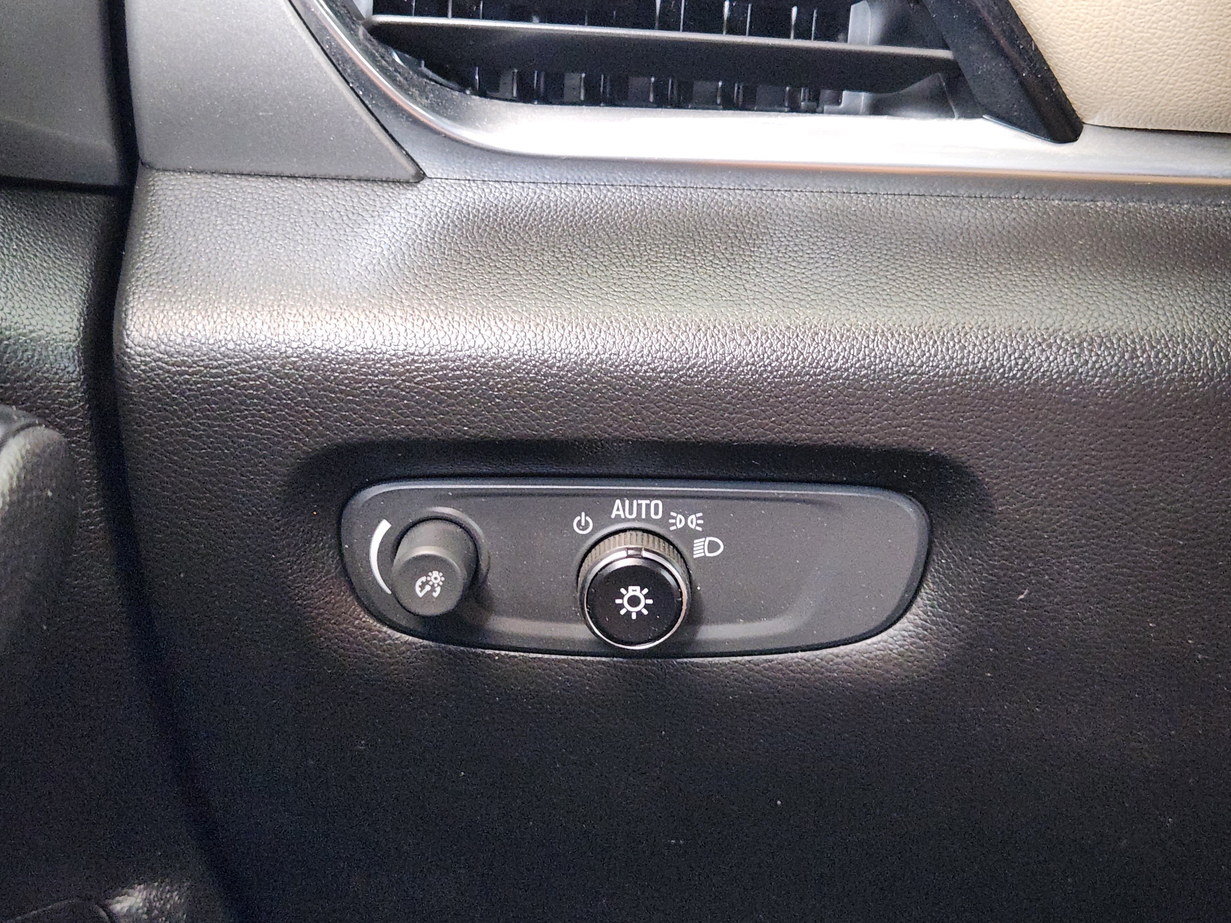 Certified 2023 Chevrolet Traverse LS FWD image 22