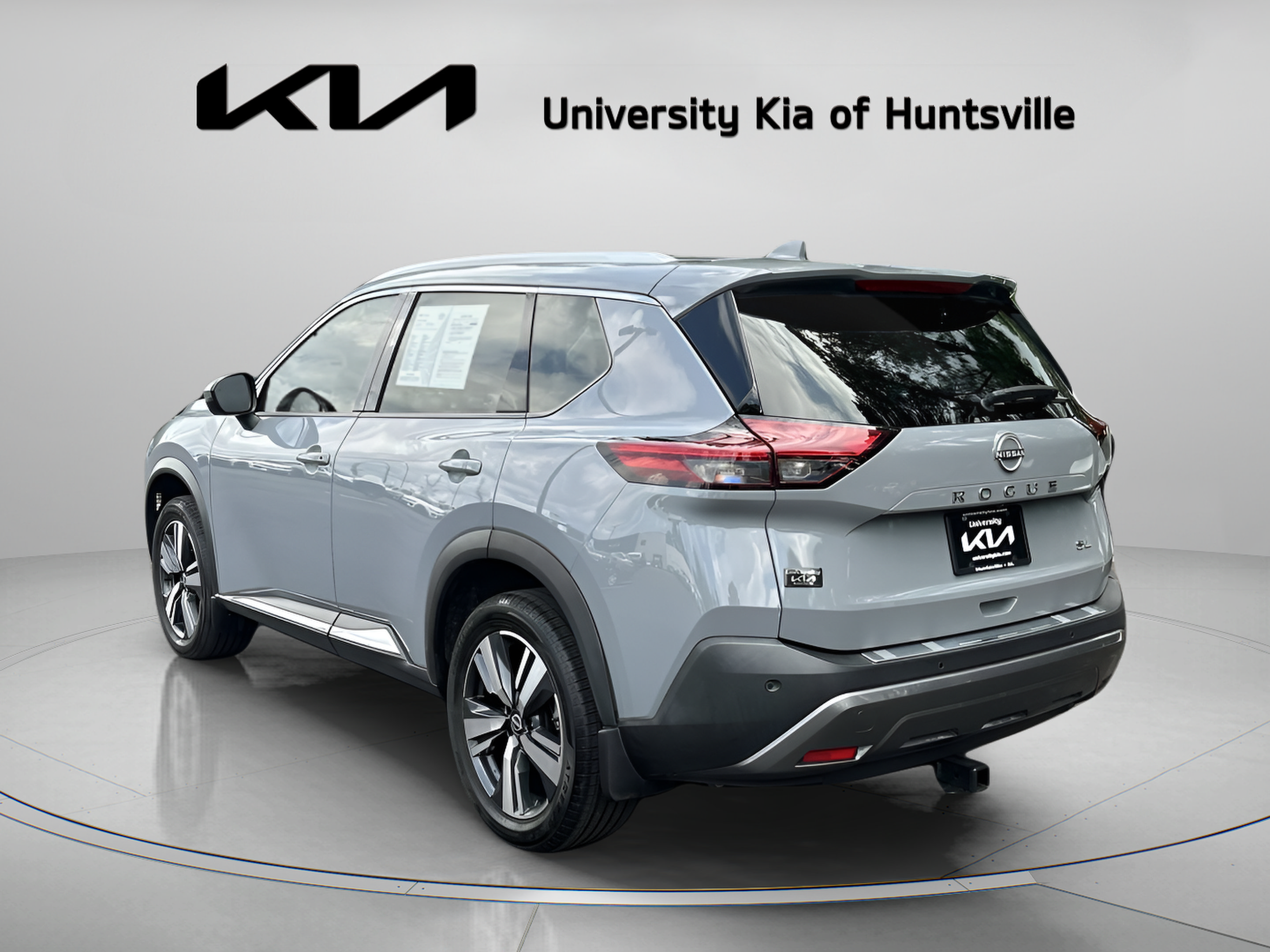 Used 2023 Nissan Rogue SL FWD image 6