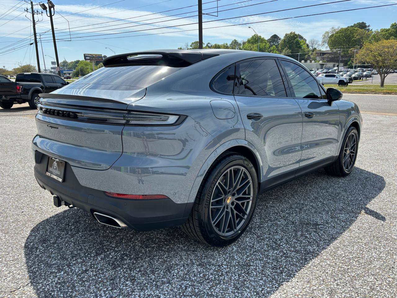 Used 2024 Porsche Cayenne Coupe image 10