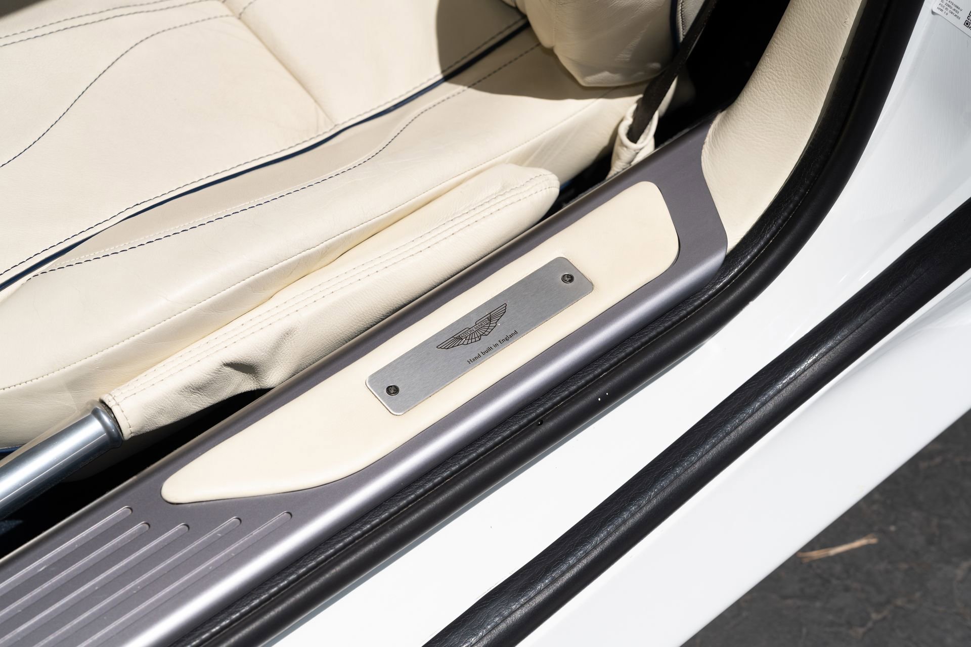 Used 2012 Aston Martin Virage Coupe RWD image 18