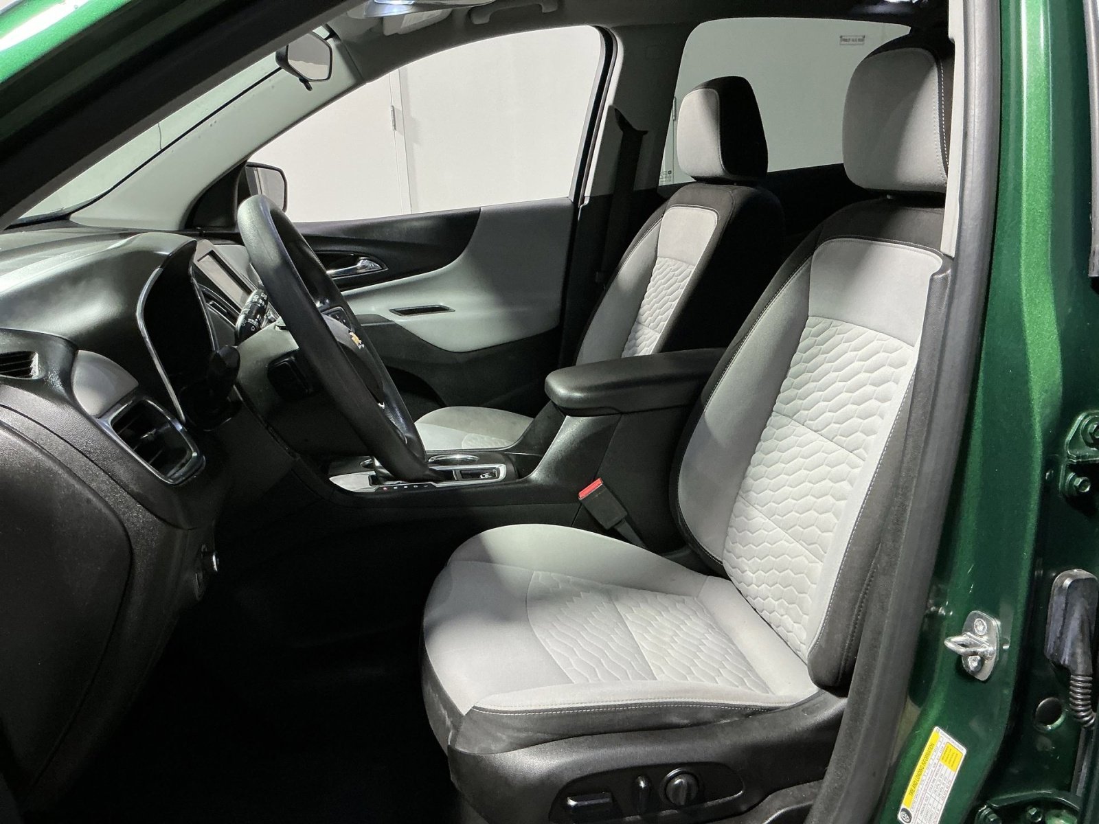 Used 2019 Chevrolet Equinox LS w/ LS Convenience Package image 21