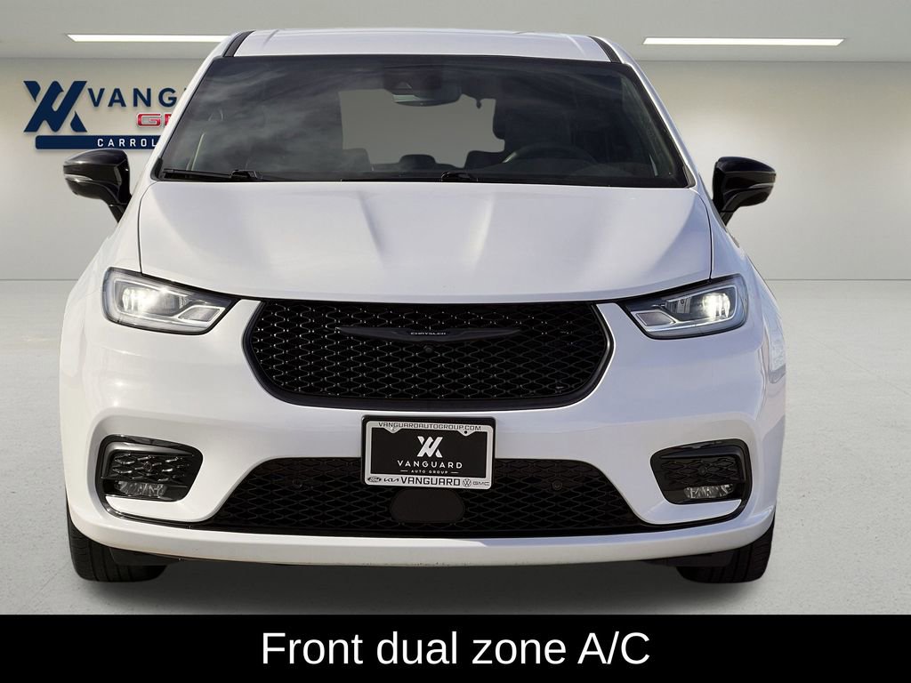 Used 2024 Chrysler Pacifica Select image 9