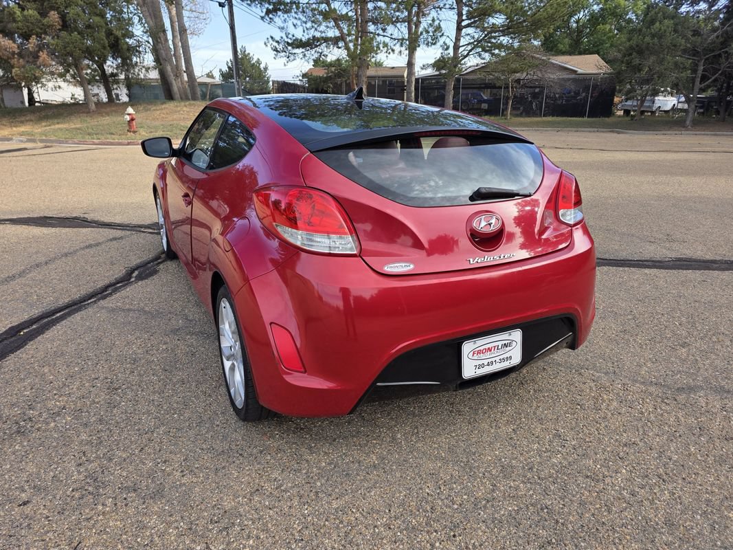 Used 2013 Hyundai Veloster w/ Style Pkg FWD image 4