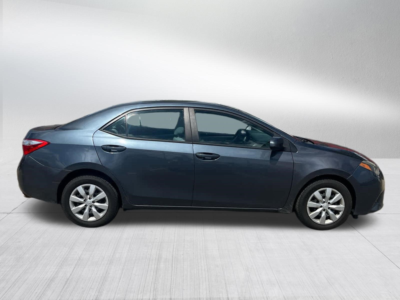 Used 2016 Toyota Corolla LE FWD video 2