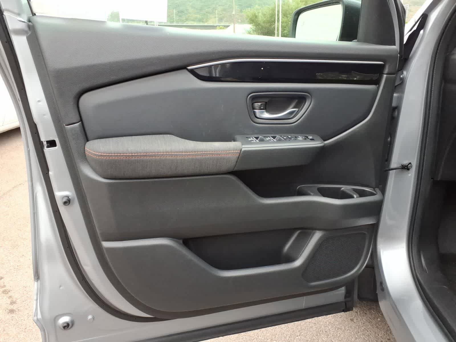 Used 2024 Honda Pilot Sport image 14