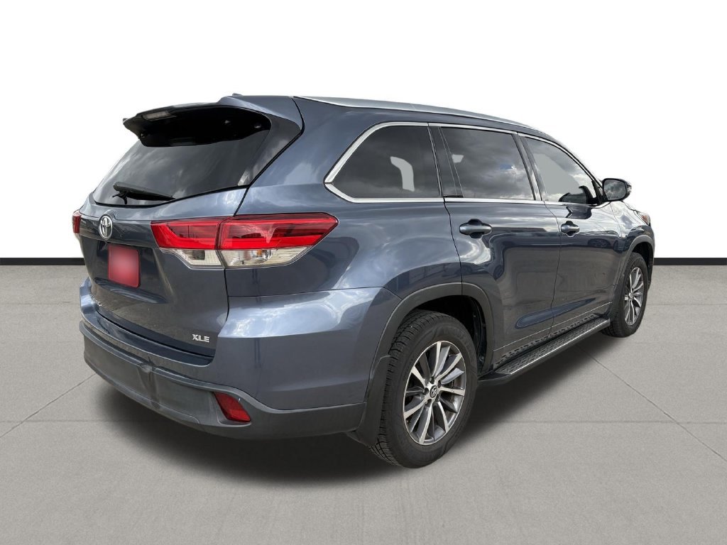 Used 2018 Toyota Highlander XLE FWD image 5