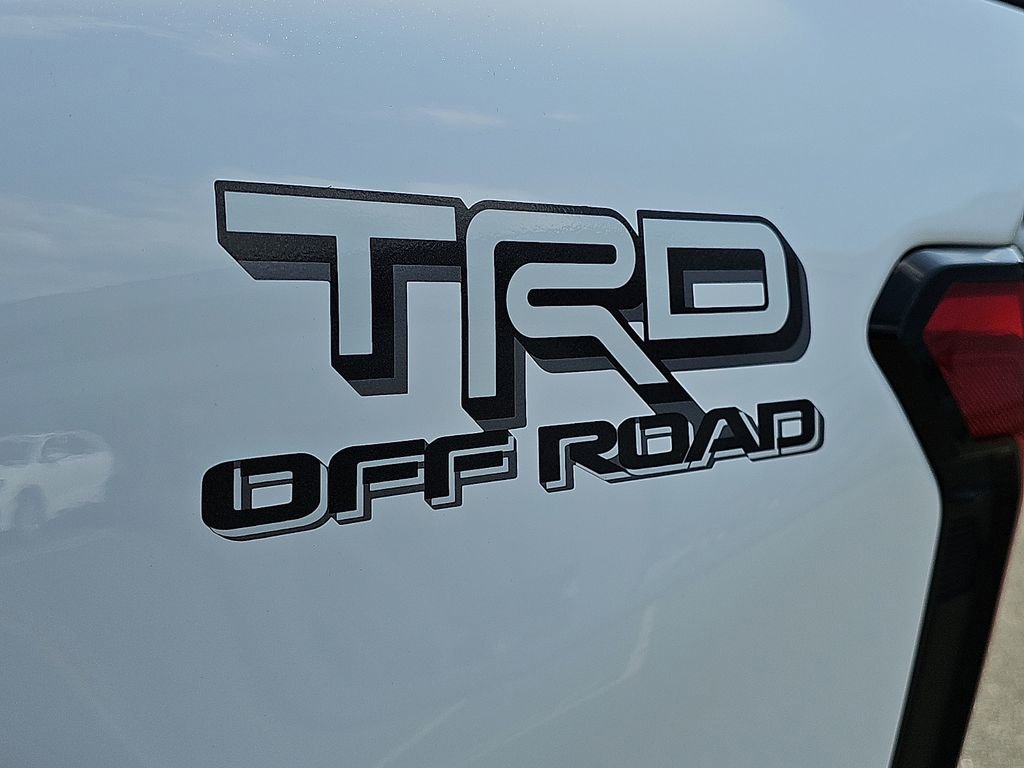 Used 2024 Toyota Tacoma TRD Off-Road AWD/4WD image 31