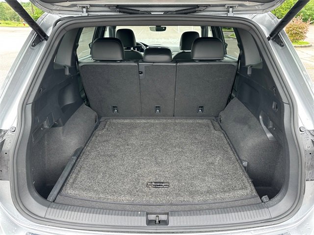 Used 2022 Volkswagen Tiguan SE R-Line image 29