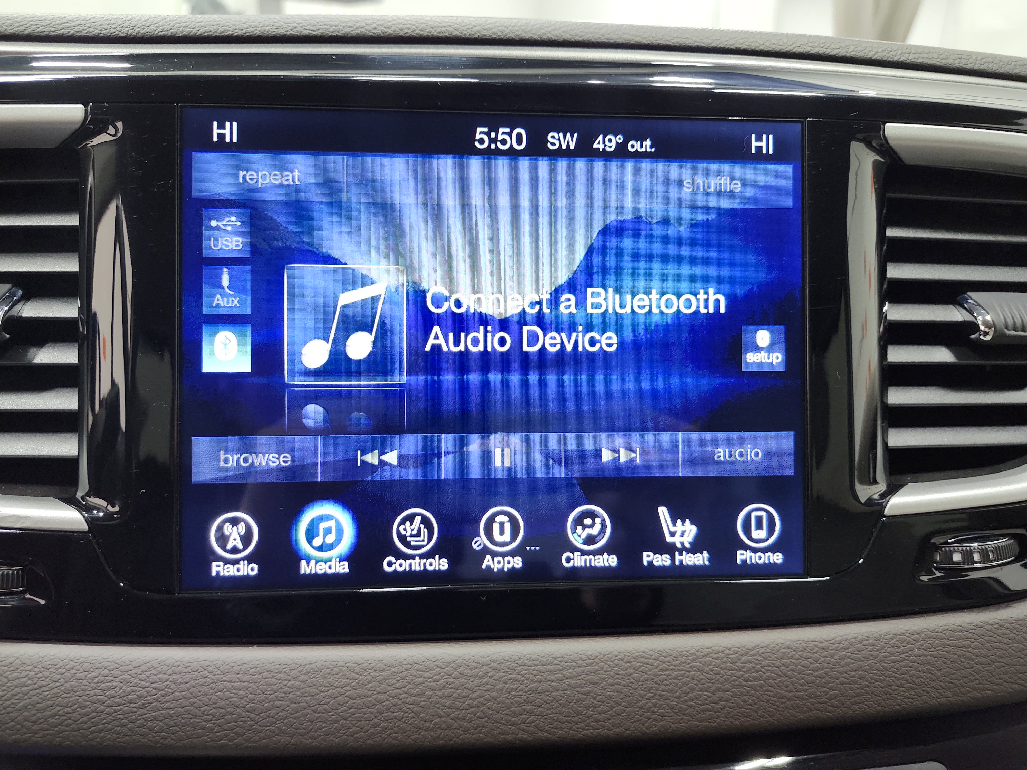 Used 2017 Chrysler Pacifica Touring-L w/ Tire & Wheel Group image 4