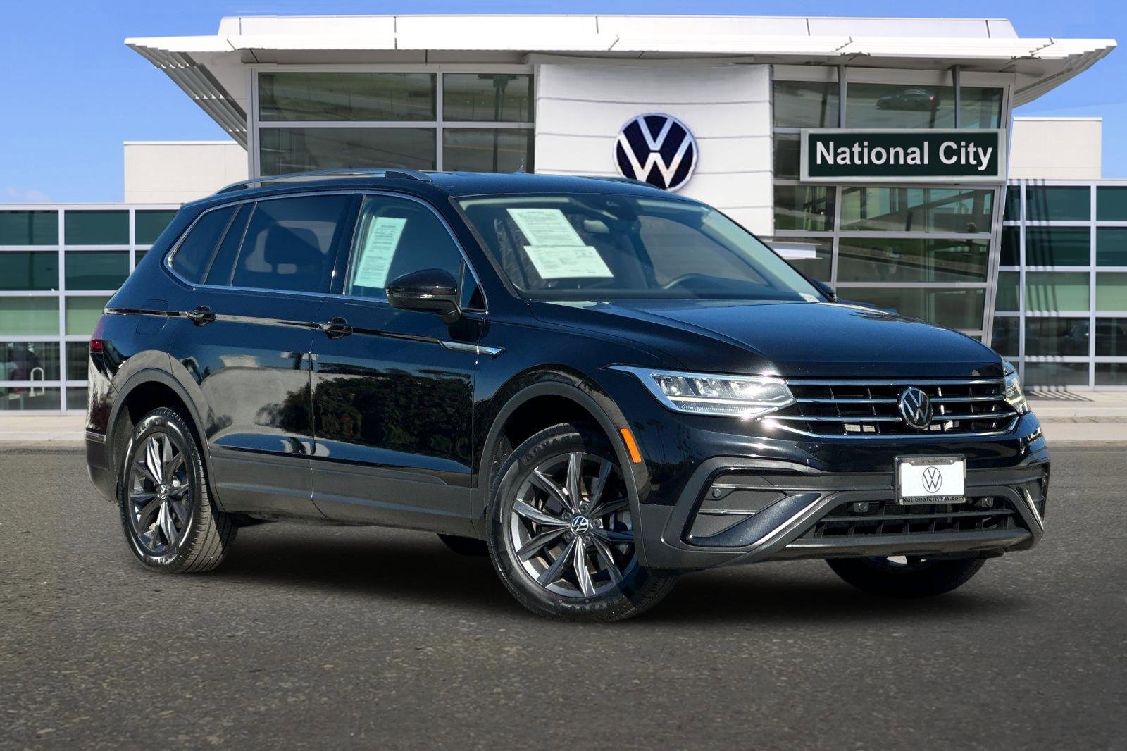 Certified 2022 Volkswagen Tiguan SE image 2