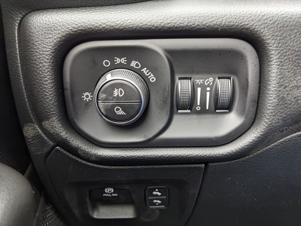 New 2026 RAM 1500 4x4 Crew Cab image 53