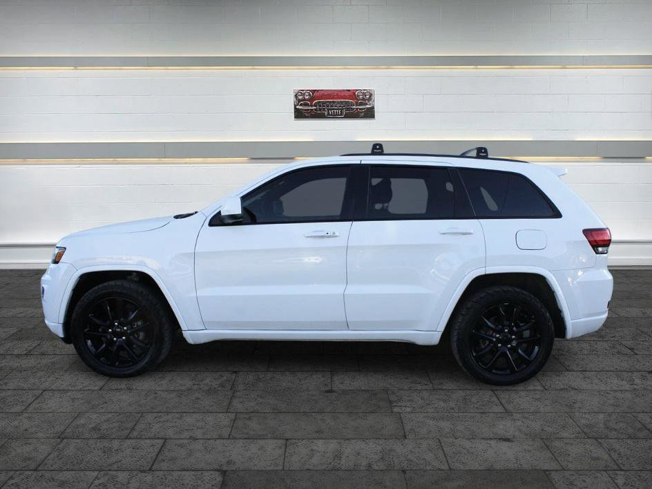 Used 2018 Jeep Grand Cherokee Altitude image 4