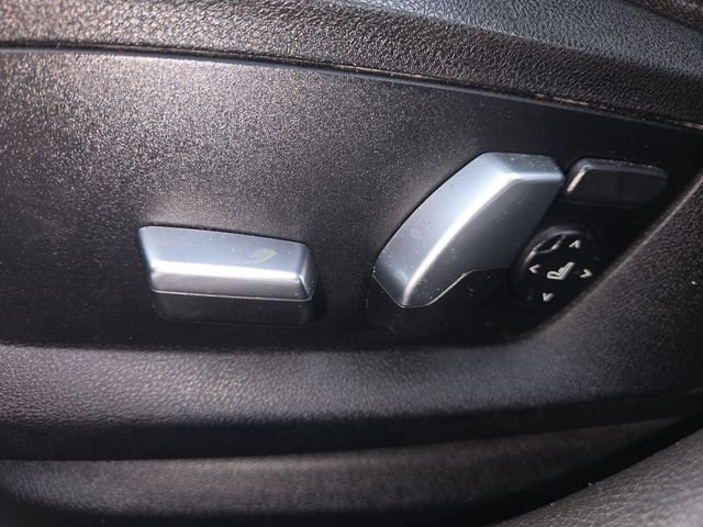 Used 2018 BMW 530i xDrive AWD/4WD image 12